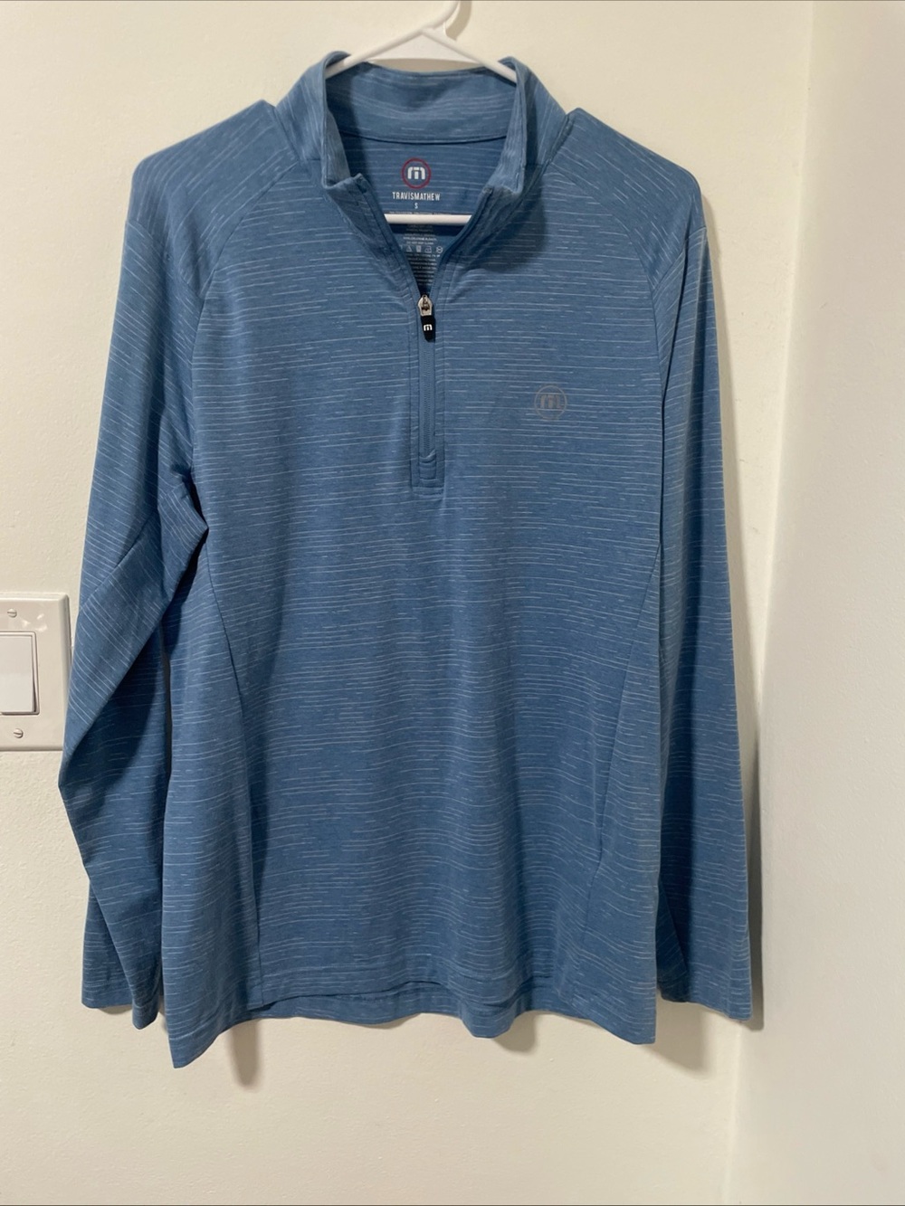 Travis Mathew Heater Pro 1/4 Zip Golf Pullover Shirt Men's SMALLBlue Long Sleeve